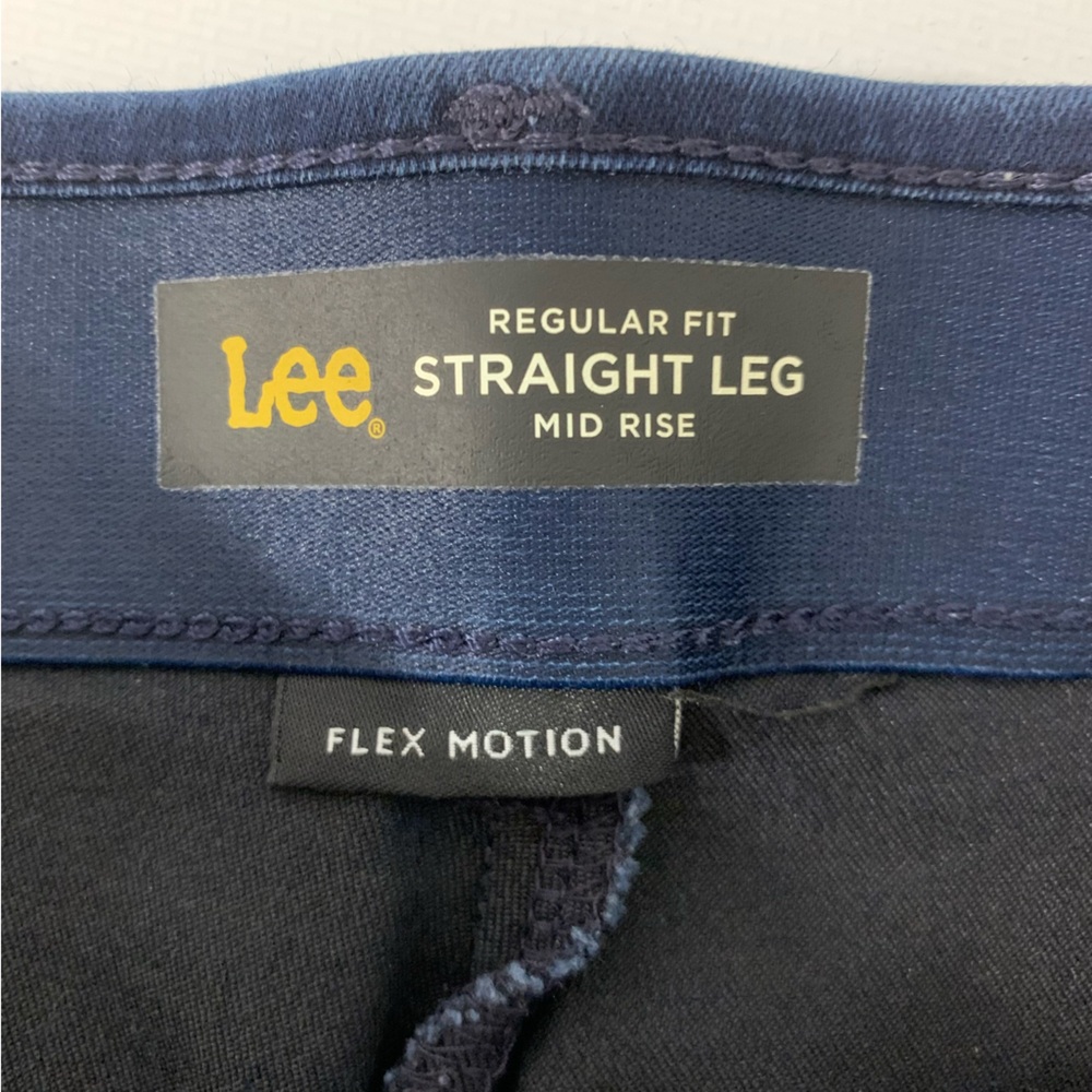 Lee Straight Leg Mid Rise Jeans in Dark Blue Flex Motion - Size 8 Long - Picture 3 of 4